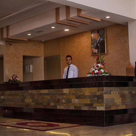 Hotel Al Mamoun Insgane Екстериор снимка